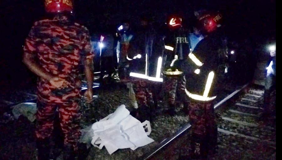 রেললাইনের পাশে পড়েছিল ব্যবসায়ীর গলাকাটা মরদেহ